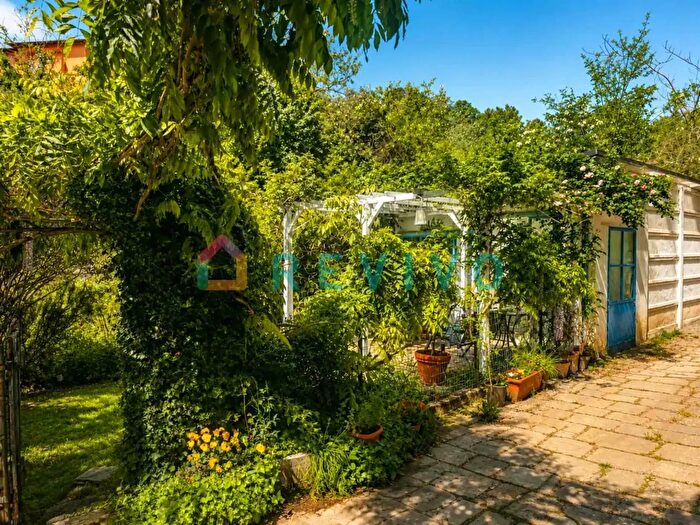 Casa con 6 locali in vendita in Via del Ponte Vecchio, Reggello