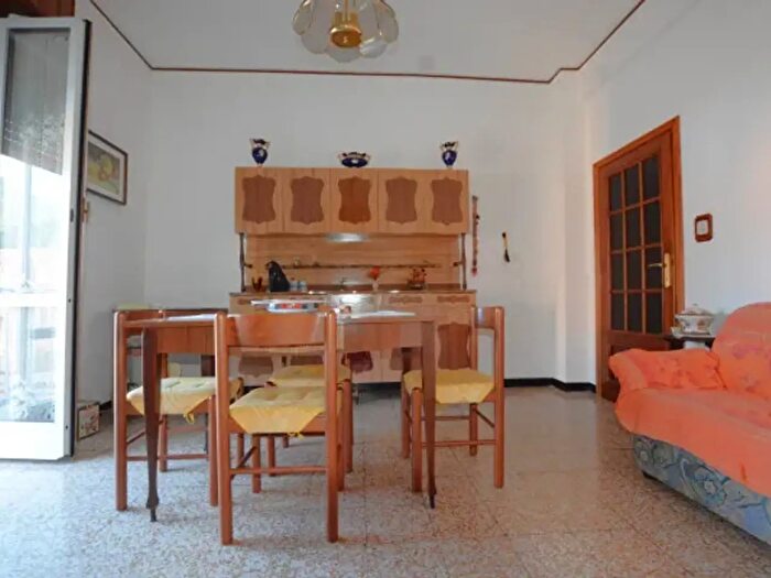 Appartamento quadrilocale in vendita in Via Piave, Vado Ligure