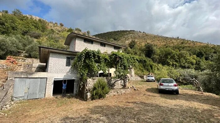 Casa con 9 locali in vendita in Via Vallefosca Campodimele Campodimele, Campodimele