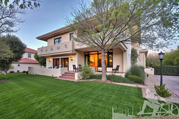 Casa con 10 locali in vendita in Forte Dei Marmi