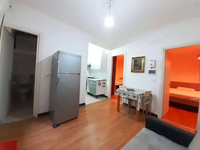 Appartamento trilocale in vendita in Via Biancheri, Genova