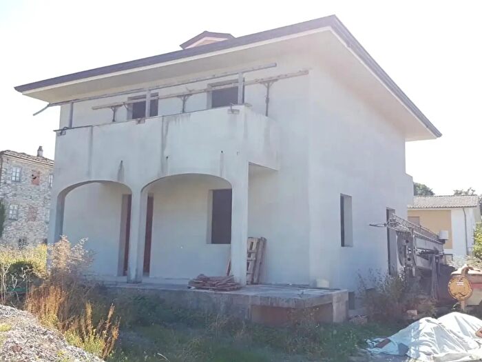 Casa con 7 locali in vendita in Capannori