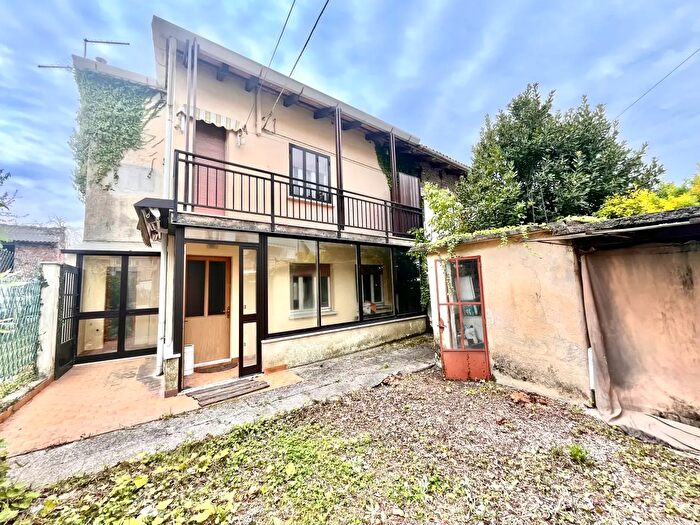 Casa con 8 locali in vendita in Pasian Di Prato