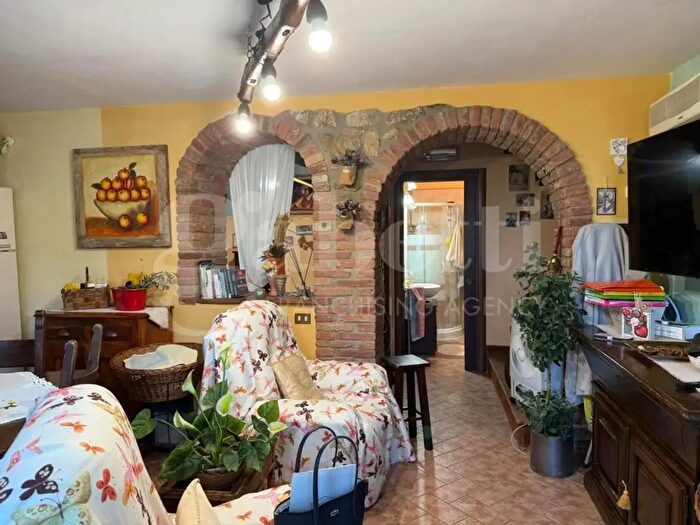 Appartamento quadrilocale in vendita in Via Roma, Gavorrano