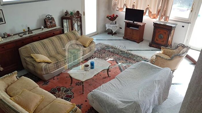 Casa con 10 locali in affitto in Cerreto Guidi