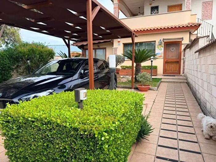 Casa quadrilocale in vendita in Via della Cannuccia, Anzio