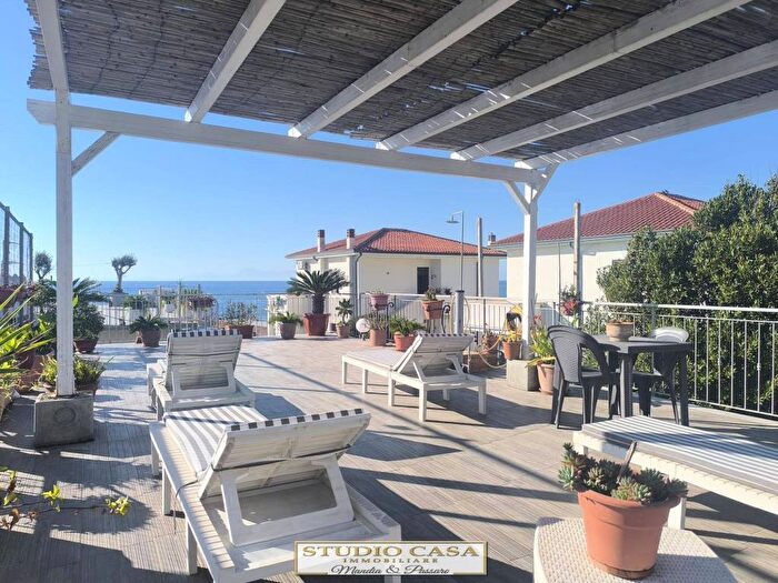 Appartamento quadrilocale in affitto in Viale dei Cantieri Navali, Santa Maria, Castellabate