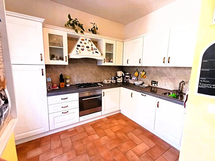 Appartamento quadrilocale in vendita in Via Filippo Nicolai, Caprarola