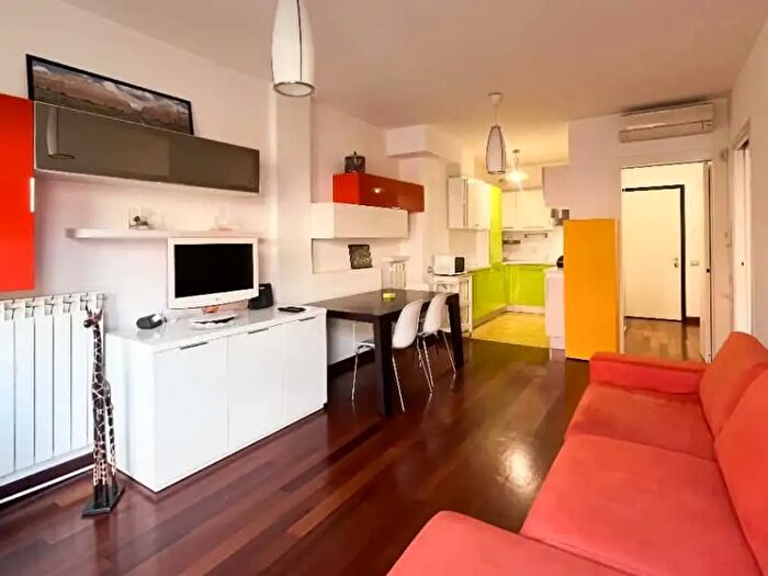 Appartamento monolocale in affitto in Alzaia Naviglio Pavese, Milano