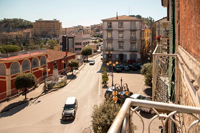 Appartamento con 7 locali in vendita in Via Padre dEnza, Montecorvino Rovella