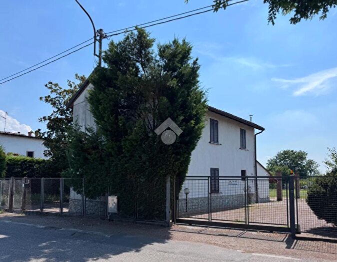 Casa quadrilocale in vendita in Via Casa Bernini, Broni