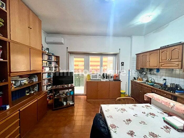 Appartamento trilocale in vendita in Via Città di Prato, Roma