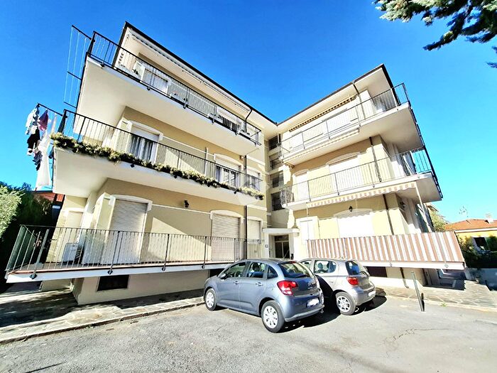 Appartamento trilocale in vendita in Via Saponiera, Diano Marina