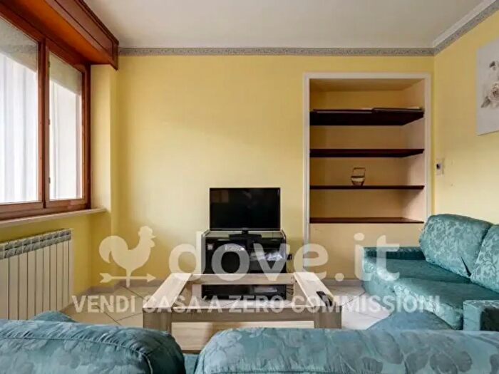 Appartamento con 5 locali in vendita in Via Ugolio, Nuoro