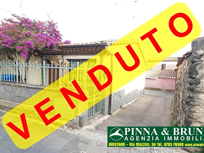 Casa trilocale in vendita in Via Garibaldi, Narbolia