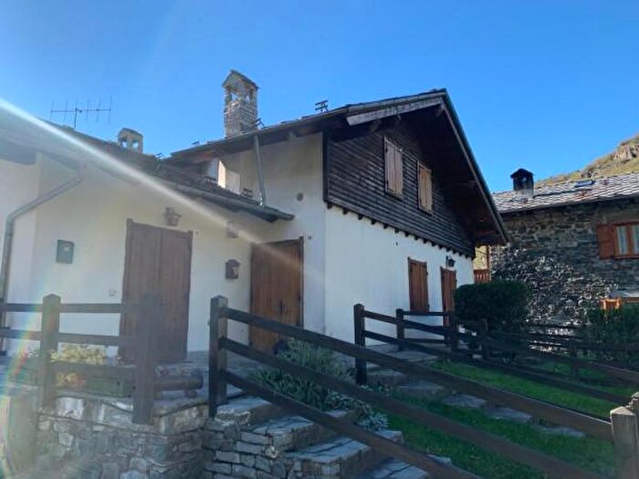 Appartamento trilocale in vendita in Challand Saint Victor