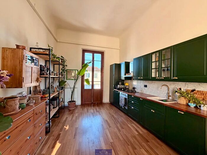 Appartamento con 5 locali in vendita in Via Accursio, Firenze