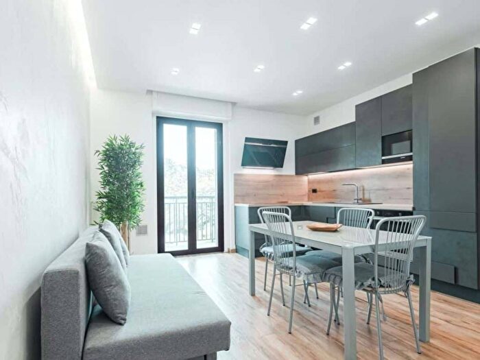 Appartamento trilocale in affitto in Via Giacomo Quarenghi, Gallaratese, Milano