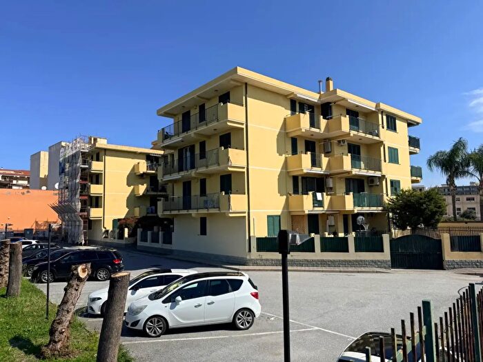 Appartamento trilocale in vendita in Via Rosario Livatino, Milazzo