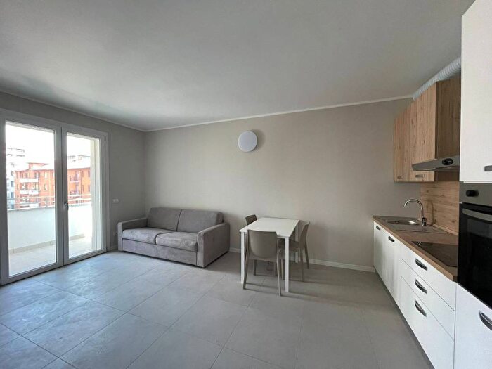 Appartamento bilocale in affitto in Via Raimondo Montecuccoli, Bande Nere, Milano