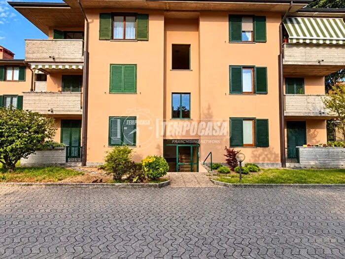 Appartamento trilocale in vendita in Via San Dionigi EF, Merate