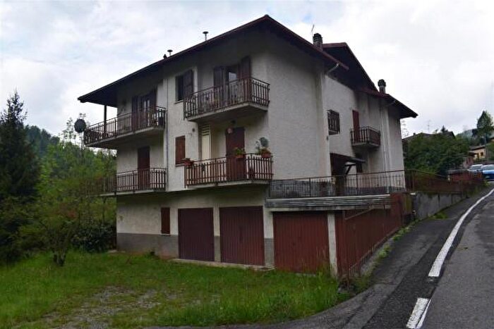 Appartamento trilocale in vendita in Via dei Ciliegi, Cornalba