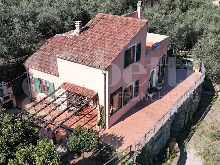 Casa con 5 locali in vendita in Via per Calice, Finale Ligure
