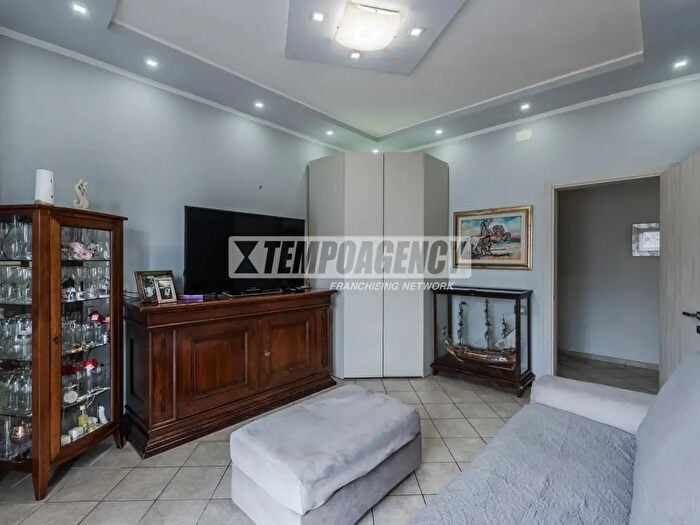 Appartamento trilocale in vendita in Via Giardini, Pavullo Nel Frignano