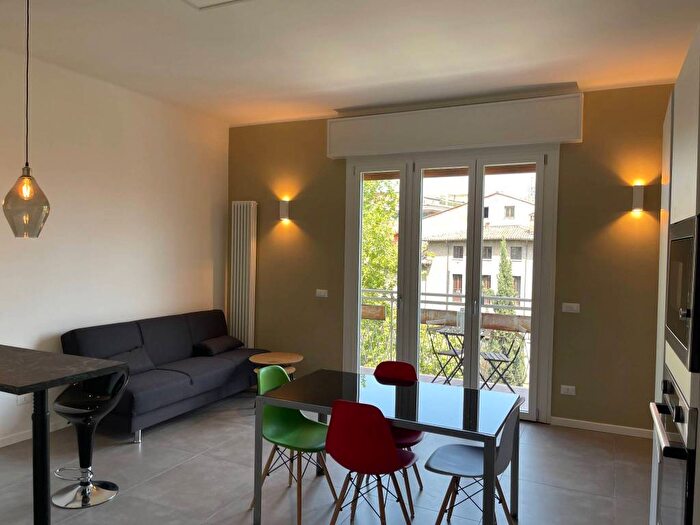 Appartamento trilocale in affitto in Viale Giovanni Vicini, San Felice, Bologna