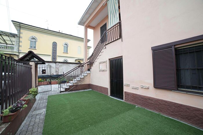 Casa trilocale in vendita in Via Vignate, Gambolo