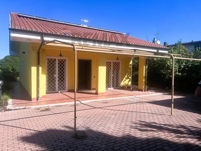 Casa trilocale in vendita in Vicolo della Stazione di Pavona, Roma