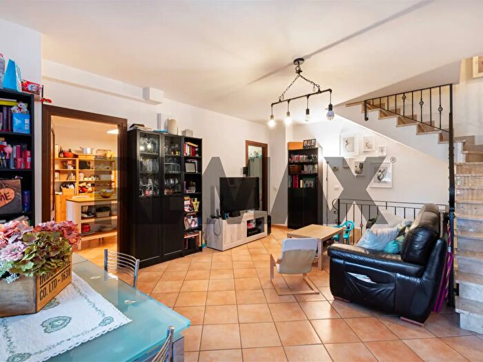 Casa quadrilocale in affitto in Via Francesco Balilla Pratella, Roma