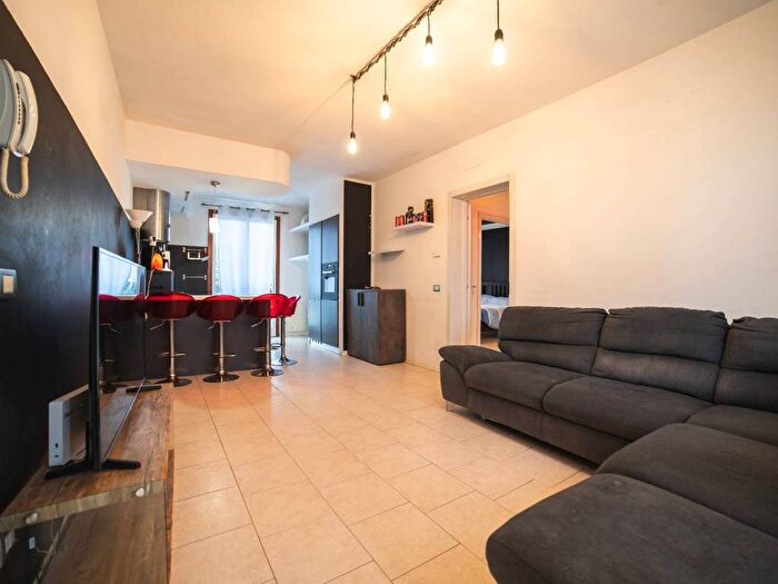 Appartamento trilocale in affitto in Piazza San Pietro, Barbasso, Roncoferraro