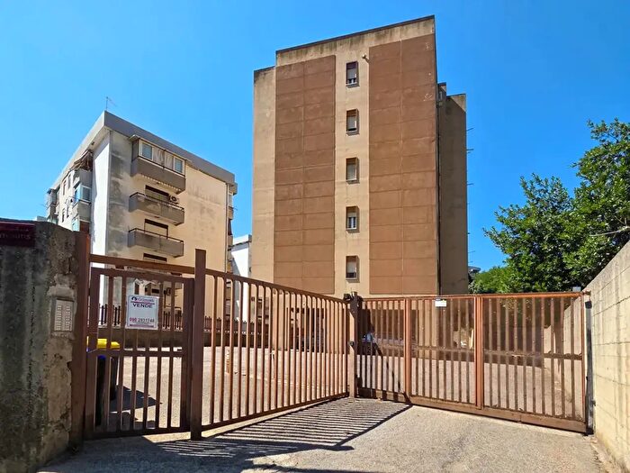 Appartamento quadrilocale in vendita in Via Direzione Artiglieria, Messina
