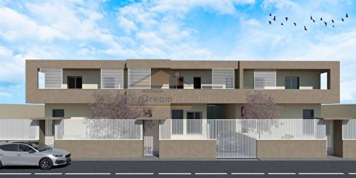 Casa con 5 locali in vendita in Via Giuseppe di Vittorio, Parete