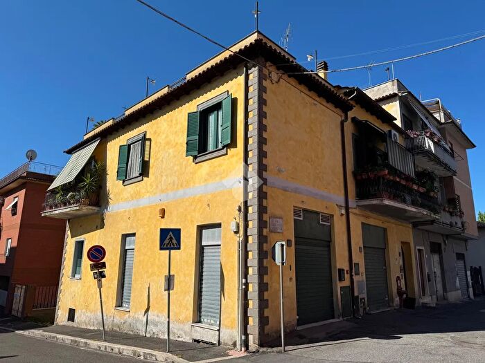 Appartamento trilocale in vendita in Via Giovanni Amendola, Genzano Di Roma