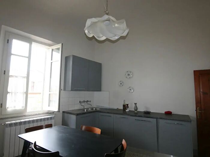 Casa con 5 locali in vendita in Sinalunga