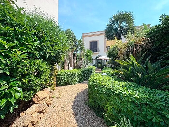 Casa con 6 locali in vendita in Via G Oberdan, Marsala
