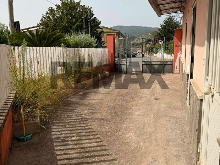 Appartamento trilocale in vendita in Carinola