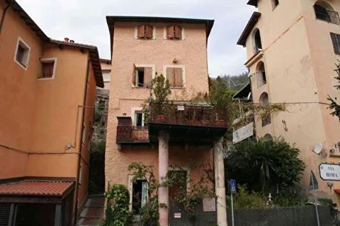 Casa con 5 locali in vendita in Olivetta San Michele