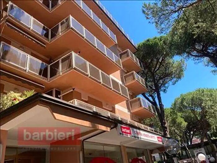 Appartamento trilocale in affitto in Via Filzi, Cervia