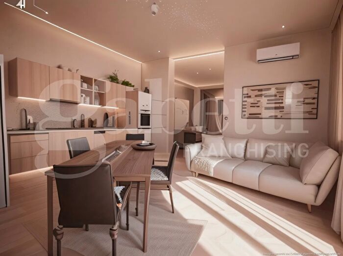 Appartamento trilocale in vendita in Via Bagnoli, Napoli