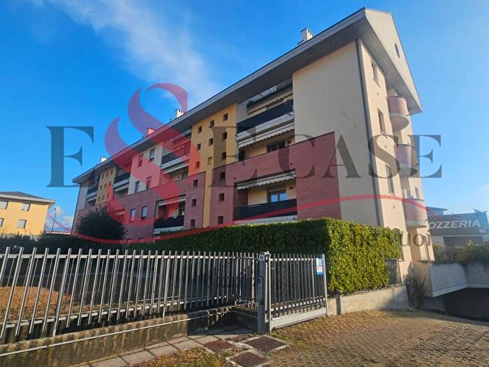 Appartamento bilocale in affitto in Via Roma, Gorle