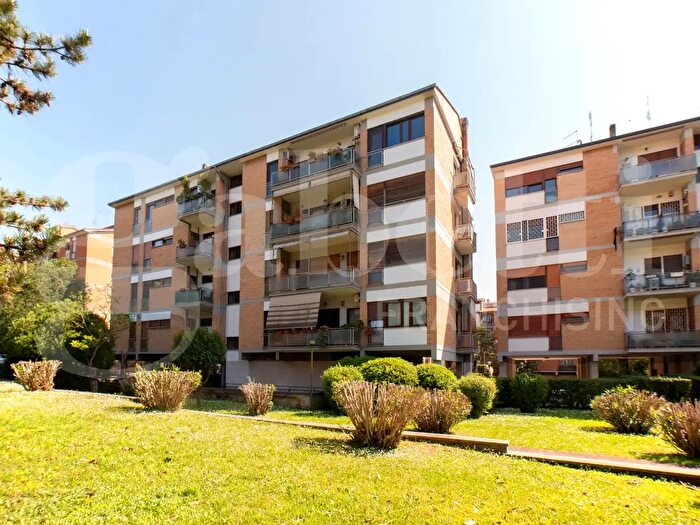 Appartamento con 5 locali in vendita in Via Pio Emanuelli, Roma