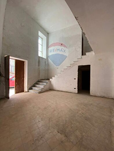 Casa con 13 locali in vendita in Via Vico Olmo Snc, Colli A Volturno