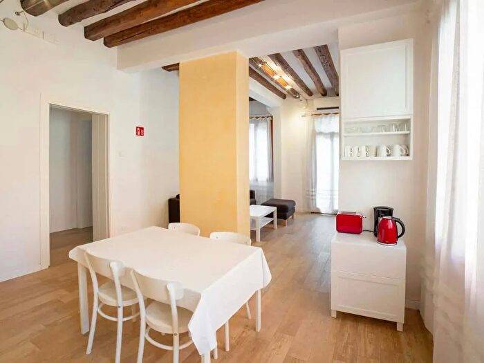 Appartamento monolocale in affitto in Calle Lion, Venezia