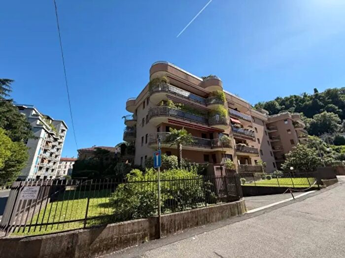 Appartamento quadrilocale in vendita in Via Borgo Vico, Como