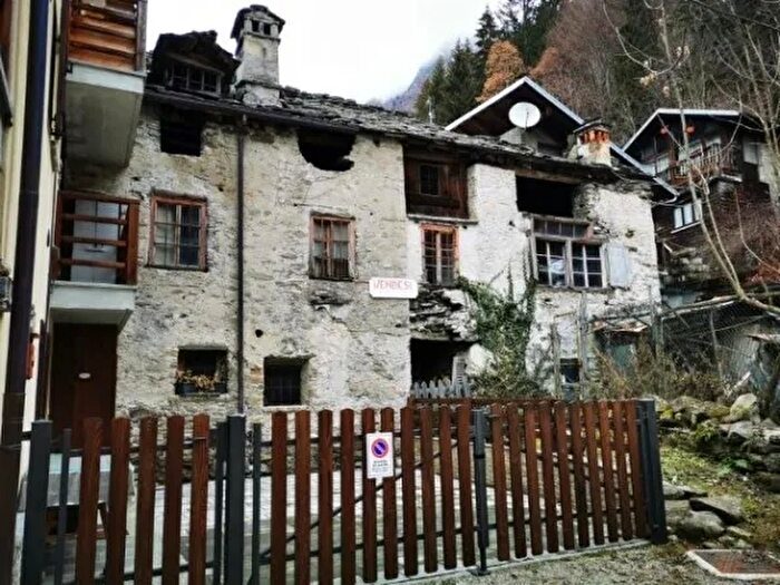 Casa con 8 locali in vendita in Via Andreis Mollia Vercelli Piemonte Italia, Mollia