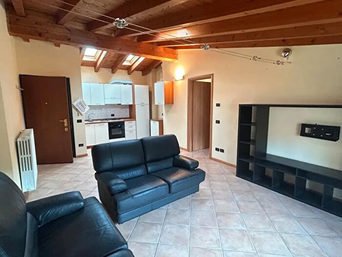 Appartamento trilocale in vendita in Via Trento, Toscolano Maderno