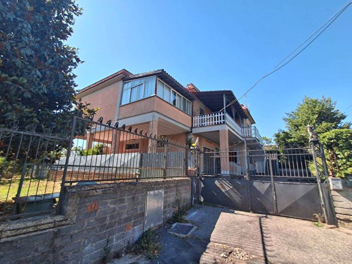 Appartamento con 5 locali in affitto in Via Guerrino Perucca, Centro, Ariccia